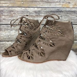 DV Dolce Vita Beige Tan Gladiator Wedge Sandal